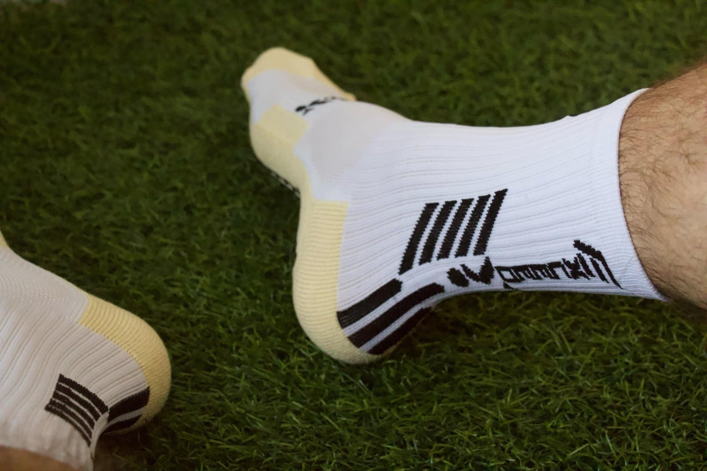 Pack 3 paires de chaussettes antidérapantes PRO - FLY® - exceedyou.fr